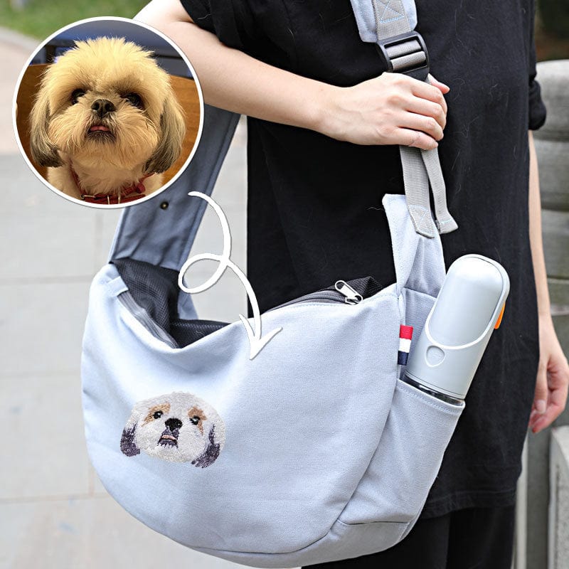 Porte-sling de chien gris personnalisé pour l’image d’un petit chien - Porte-sling pour animaux de compagnie brodé personnalisé - Sac de poitrine Doogie Sling mains libres personnalisé