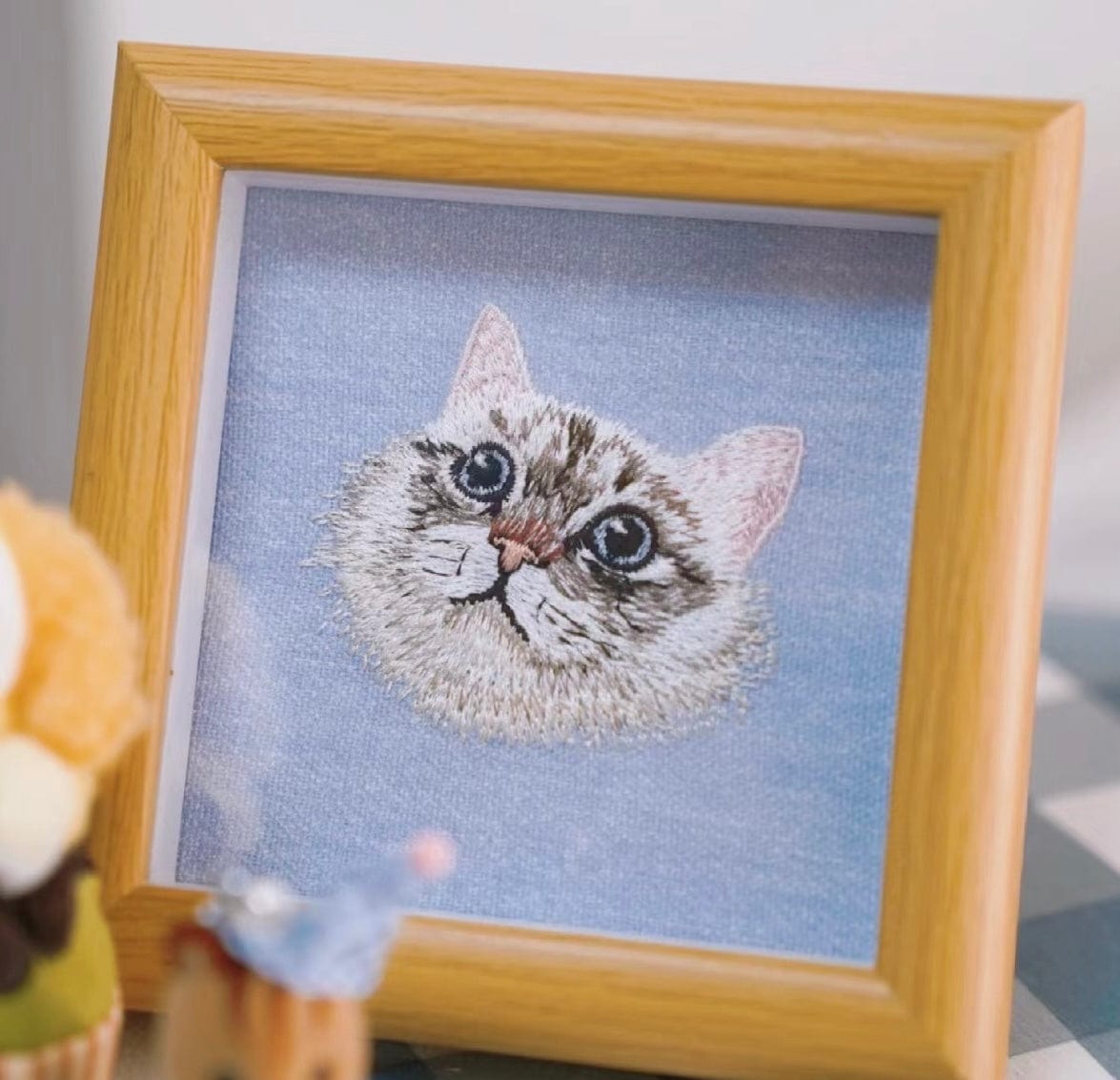 Mystichot Embroidered pet photo frame